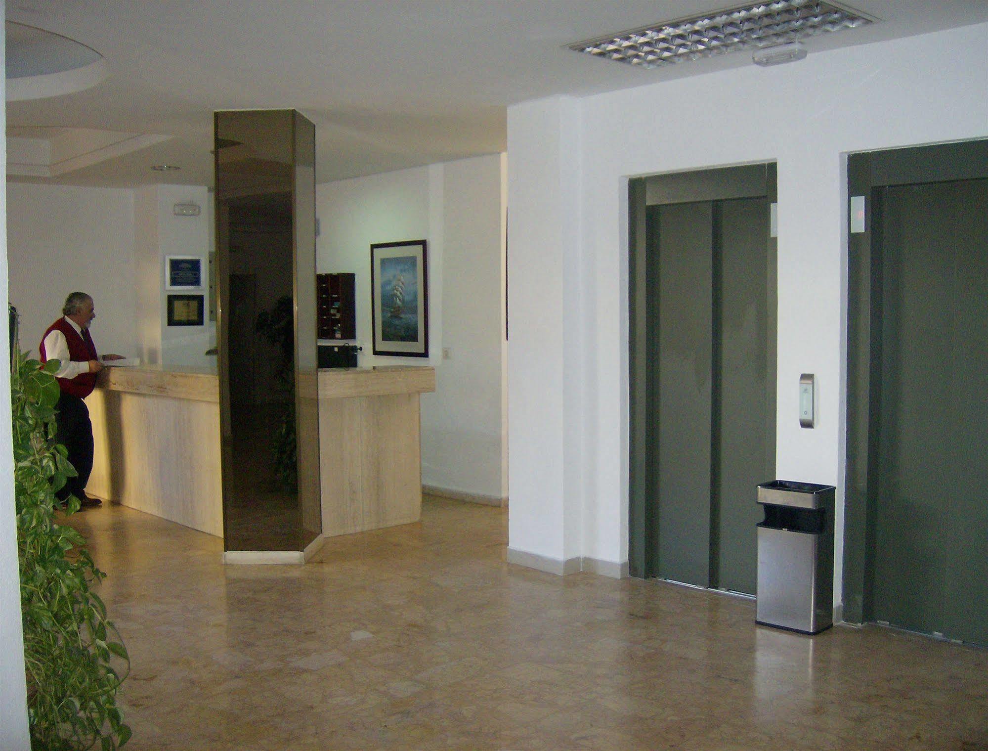טורמולינוס Apartamentos El Velero מראה חיצוני תמונה